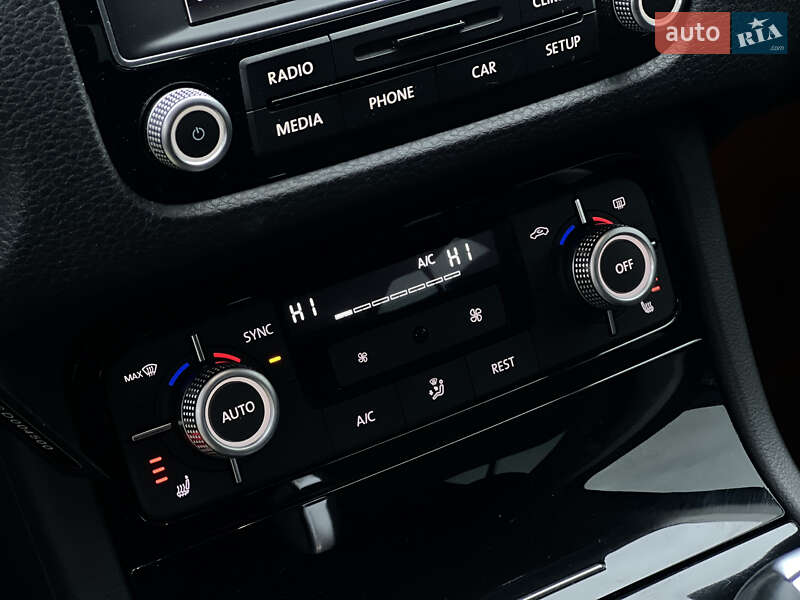 Позашляховик / Кросовер Volkswagen Touareg 2015 в Ужгороді фото 32 Позашляховик / Кросовер Volkswagen Touareg 2015 в Ужгороді