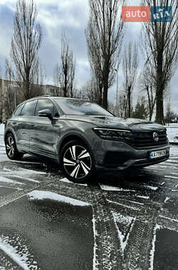 Позашляховик / Кросовер Volkswagen Touareg 2021 в Києві