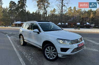 Внедорожник / Кроссовер Volkswagen Touareg 2015 в Луцке