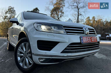 Внедорожник / Кроссовер Volkswagen Touareg 2015 в Луцке