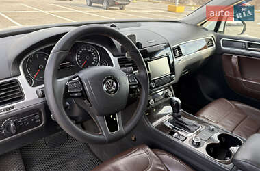 Позашляховик / Кросовер Volkswagen Touareg 2012 в Чернівцях