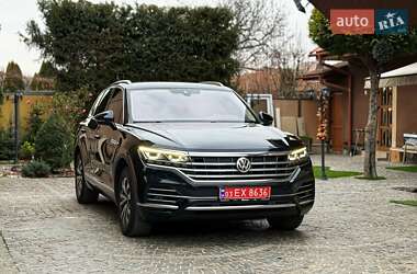 Позашляховик / Кросовер Volkswagen Touareg 2019 в Мукачевому