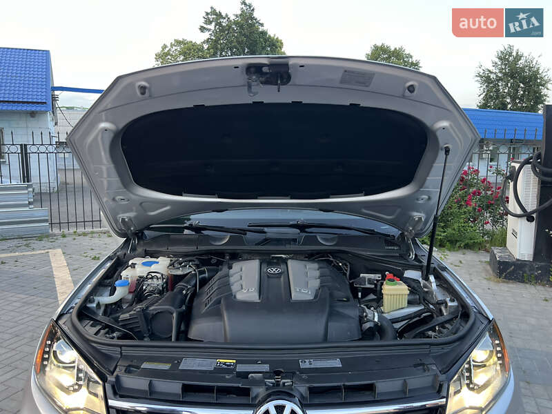 Внедорожник / Кроссовер Volkswagen Touareg 2014 в Запорожье