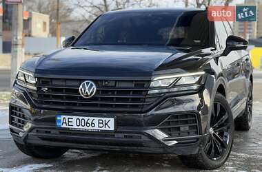 Позашляховик / Кросовер Volkswagen Touareg 2018 в Дніпрі