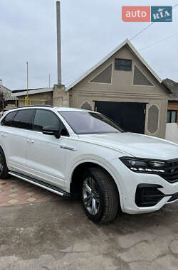 Внедорожник / Кроссовер Volkswagen Touareg 2019 в 