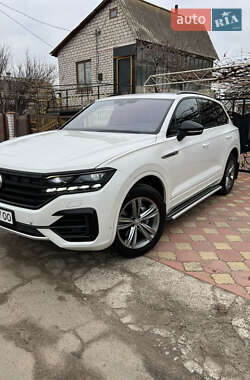 Внедорожник / Кроссовер Volkswagen Touareg 2019 в 