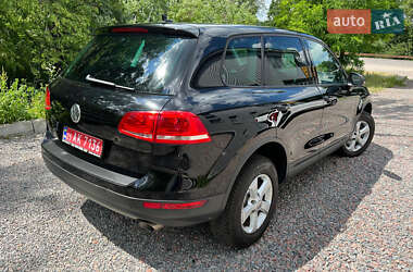 Внедорожник / Кроссовер Volkswagen Touareg 2011 в 