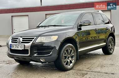 Внедорожник / Кроссовер Volkswagen Touareg 2009 в Нетешине