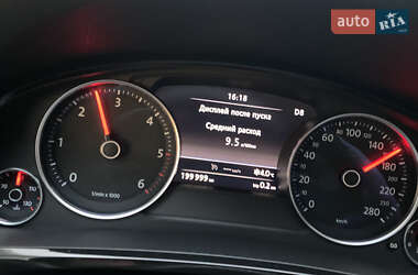 Внедорожник / Кроссовер Volkswagen Touareg 2013 в 