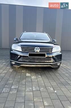 Позашляховик / Кросовер Volkswagen Touareg 2016 в Хмельницькому