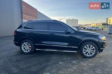 Внедорожник / Кроссовер Volkswagen Touareg 2016 в Хмельницком