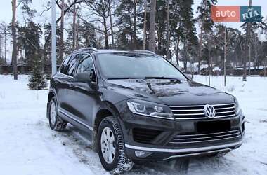 Позашляховик / Кросовер Volkswagen Touareg 2014 в Києві