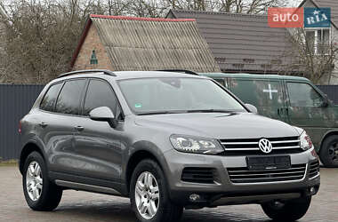 Внедорожник / Кроссовер Volkswagen Touareg 2012 в Луцке