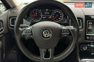 Внедорожник / Кроссовер Volkswagen Touareg 2012 в Луцке