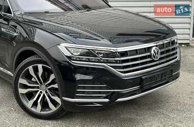 Внедорожник / Кроссовер Volkswagen Touareg 2018 в Киеве