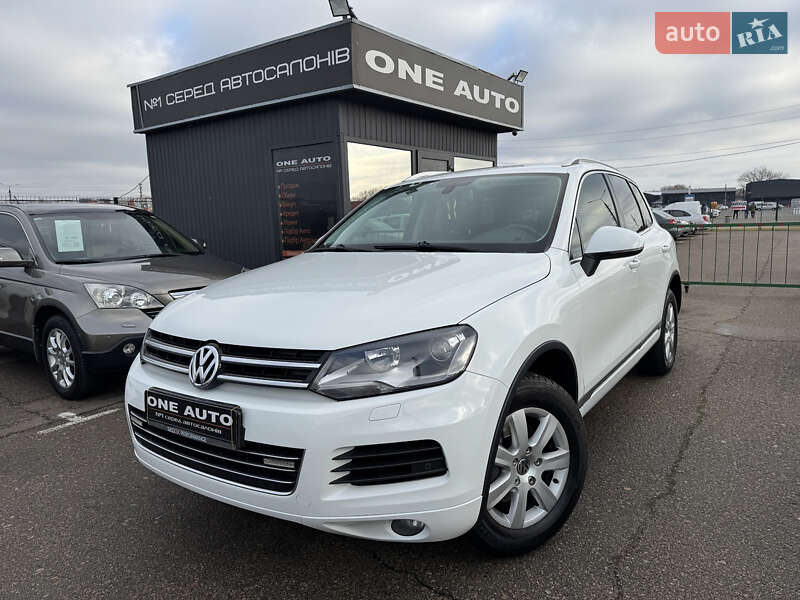 Внедорожник / Кроссовер Volkswagen Touareg 2014 в Киеве