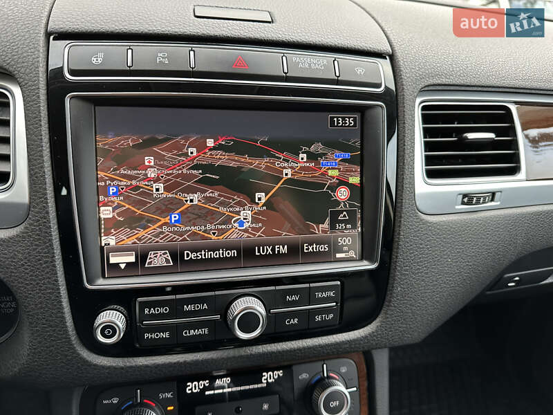 Позашляховик / Кросовер Volkswagen Touareg 2016 в Львові