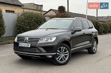 Внедорожник / Кроссовер Volkswagen Touareg 2014 в Ужгороде