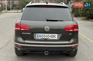 Внедорожник / Кроссовер Volkswagen Touareg 2014 в Ужгороде