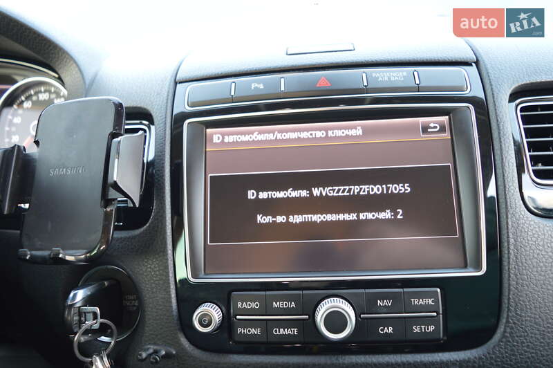 Внедорожник / Кроссовер Volkswagen Touareg 2015 в Черновцах