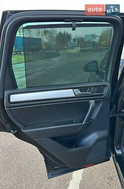 Внедорожник / Кроссовер Volkswagen Touareg 2011 в 