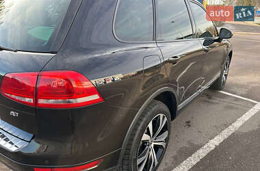 Внедорожник / Кроссовер Volkswagen Touareg 2011 в 
