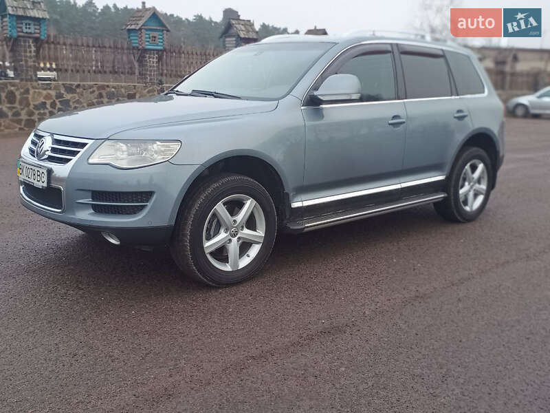 Внедорожник / Кроссовер Volkswagen Touareg 2007 в Ровно