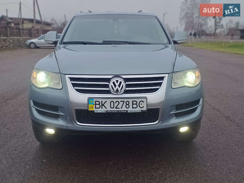 Внедорожник / Кроссовер Volkswagen Touareg 2007 в Ровно