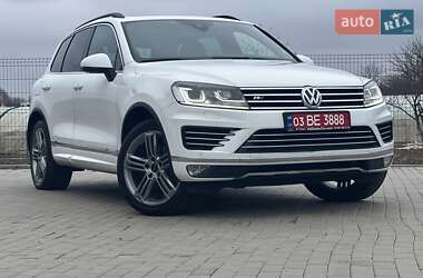 Позашляховик / Кросовер Volkswagen Touareg 2015 в Луцьку