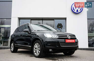 Внедорожник / Кроссовер Volkswagen Touareg 2014 в Житомире