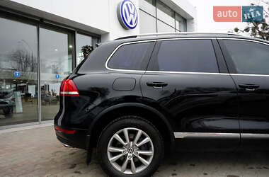 Позашляховик / Кросовер Volkswagen Touareg 2014 в Житомирі