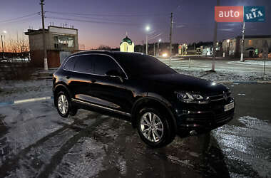 Позашляховик / Кросовер Volkswagen Touareg 2011 в Володарці