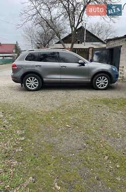 Позашляховик / Кросовер Volkswagen Touareg 2010 в Запоріжжі