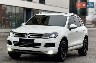 Позашляховик / Кросовер Volkswagen Touareg 2013 в Дніпрі