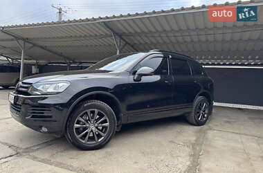 Внедорожник / Кроссовер Volkswagen Touareg 2012 в Днепре