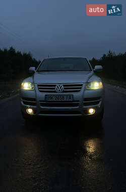 Внедорожник / Кроссовер Volkswagen Touareg 2006 в Ратным