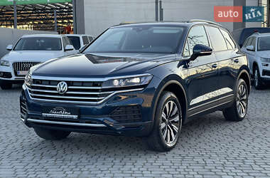 Позашляховик / Кросовер Volkswagen Touareg 2019 в Мукачевому