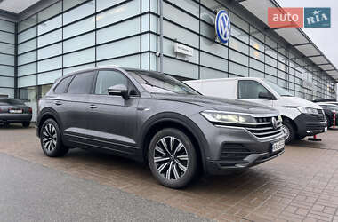 Внедорожник / Кроссовер Volkswagen Touareg 2021 в Киеве