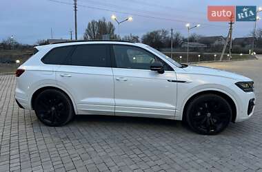 Позашляховик / Кросовер Volkswagen Touareg 2022 в Дніпрі