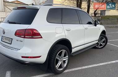 Внедорожник / Кроссовер Volkswagen Touareg 2012 в Киеве