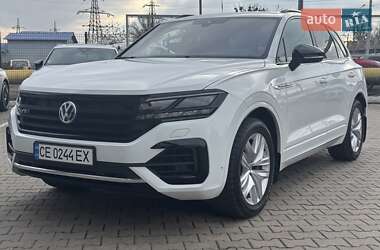 Позашляховик / Кросовер Volkswagen Touareg 2018 в Чернівцях