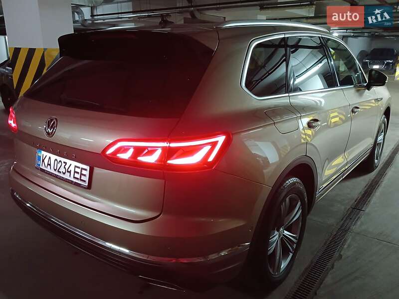 Внедорожник / Кроссовер Volkswagen Touareg 2018 в Киеве