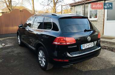 Позашляховик / Кросовер Volkswagen Touareg 2013 в 