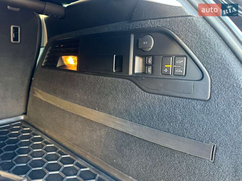 Позашляховик / Кросовер Volkswagen Touareg 2014 в Миколаєві