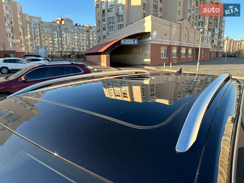 Позашляховик / Кросовер Volkswagen Touareg 2014 в Миколаєві
