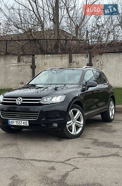 Позашляховик / Кросовер Volkswagen Touareg 2014 в Запоріжжі