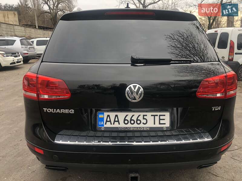Позашляховик / Кросовер Volkswagen Touareg 2011 в Києві