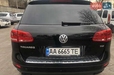 Позашляховик / Кросовер Volkswagen Touareg 2011 в Києві