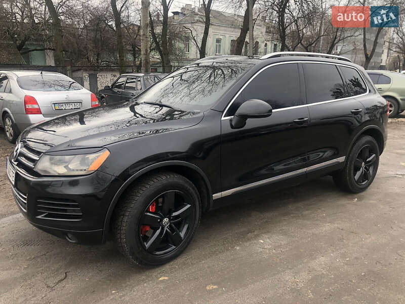 Позашляховик / Кросовер Volkswagen Touareg 2011 в Києві