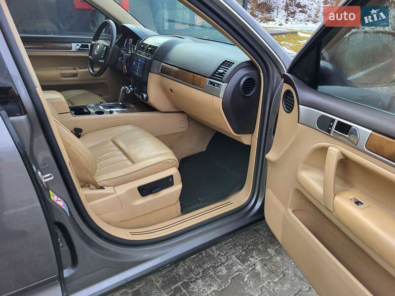 Внедорожник / Кроссовер Volkswagen Touareg 2009 в Тернополе